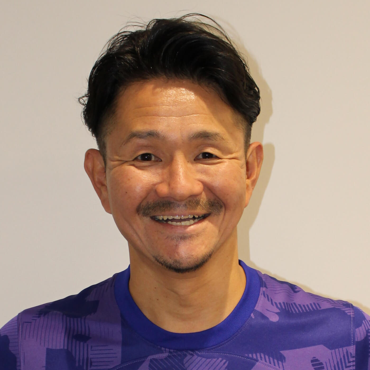 貢藤十六