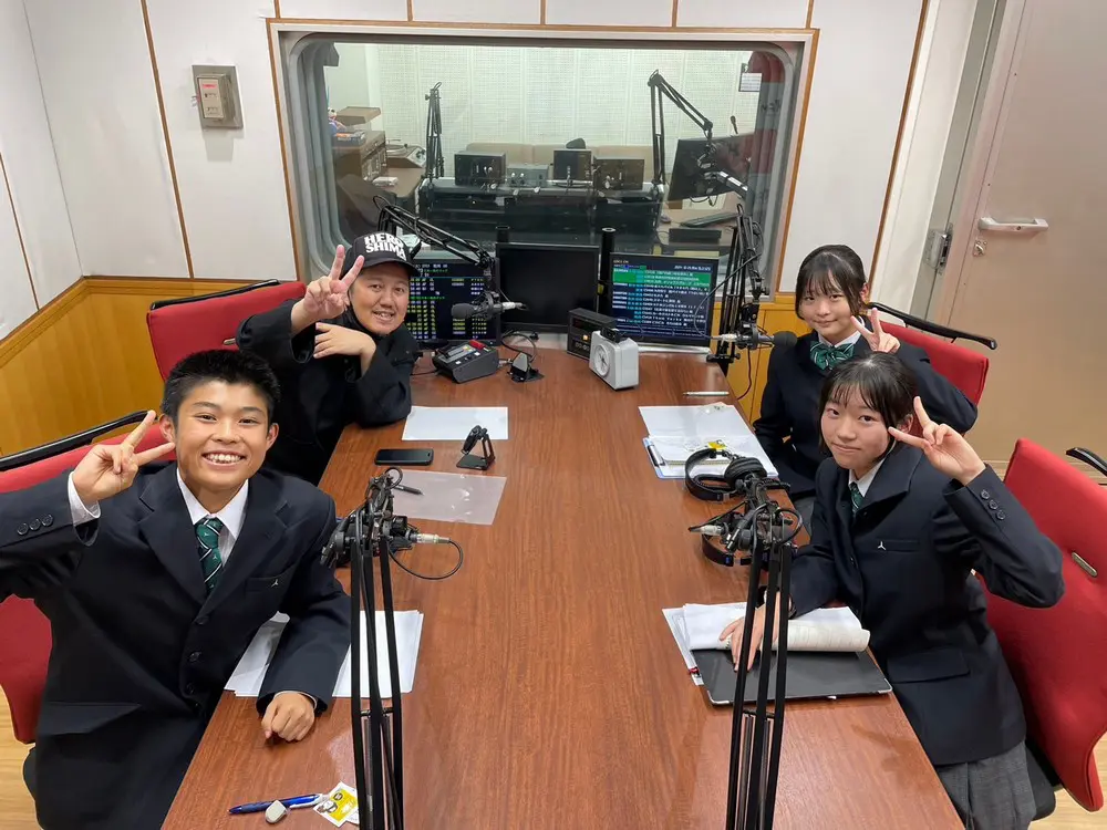 広島中等教育学校の生徒さんが職場体験！ | 広島FM【公式】